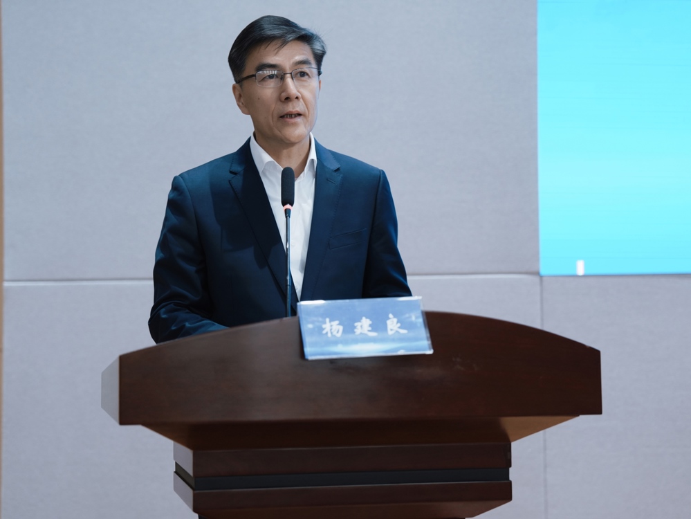 杨书记特写