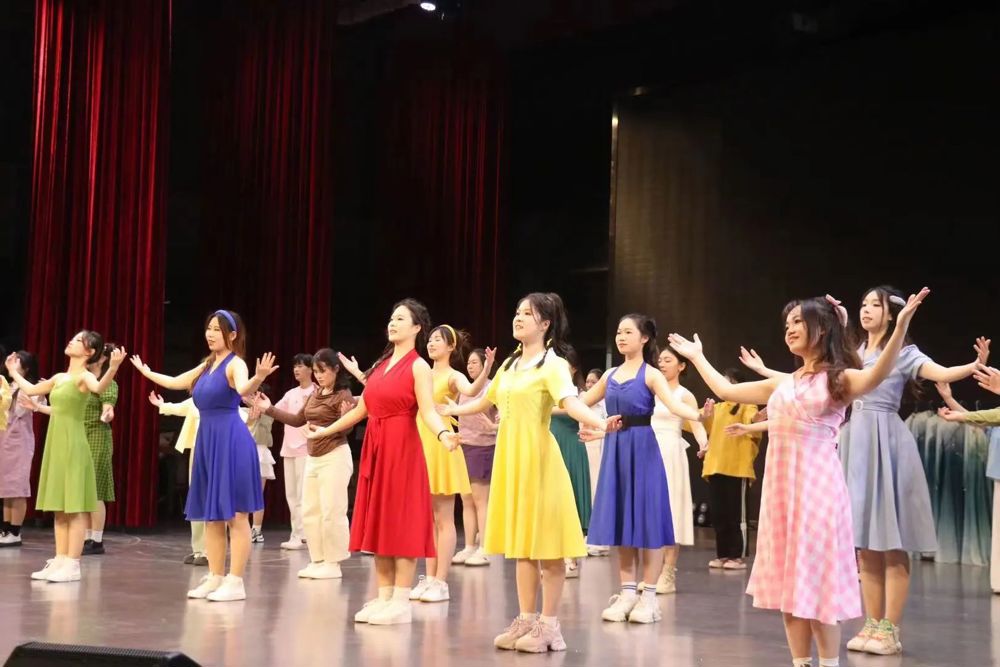 D:\桌面文档\24251相关\24251学校网站\22音教毕业综合汇演公众号推文、图片\图片\微信图片_20241225181651.jpg